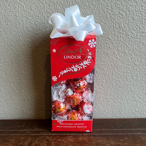 NWT Lindt Lindor Milk Chocolate Truffles *2 for $5* - Picture 1 of 5